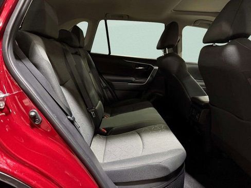 Used 2021 Toyota RAV4 XLE w/ Convenience Package image 26