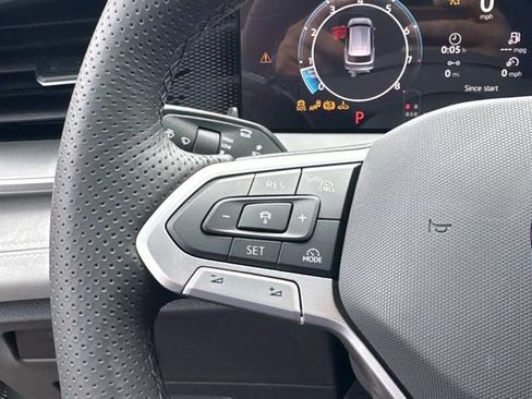 New 2026 Volkswagen Tiguan SE R-Line FWD image 18