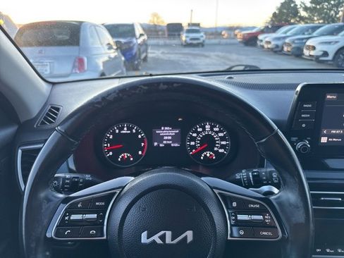 Used 2023 Kia Seltos S image 17
