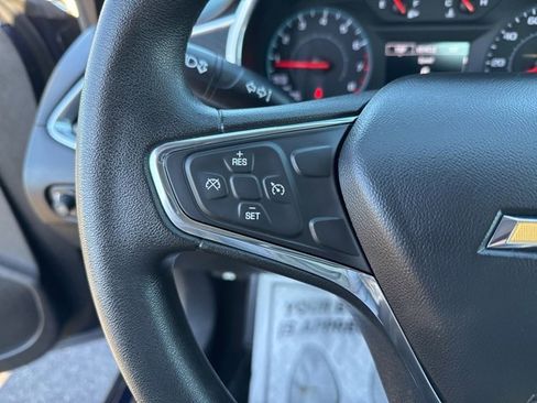 Used 2017 Chevrolet Malibu LT image 23