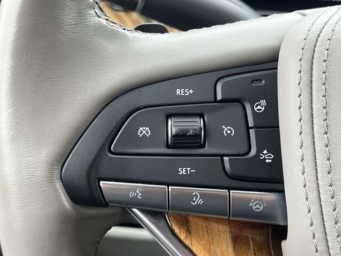 Used 2022 Cadillac Escalade ESV Premium Luxury Platinum w/ Heavy-Duty Trailer Package image 42