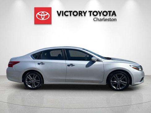 Used 2018 Nissan Altima 3.5 SL FWD image 6