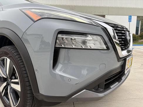 Used 2023 Nissan Rogue SL w/ SL Premium Package image 9