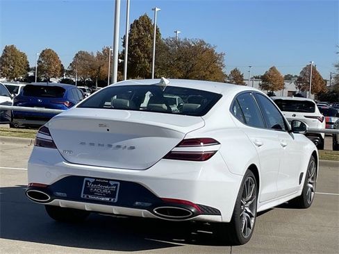 Used 2025 Genesis G70 2.5T image 4