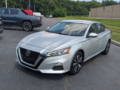 Used 2021 Nissan Altima 2.5 SV AWD/4WD image 3