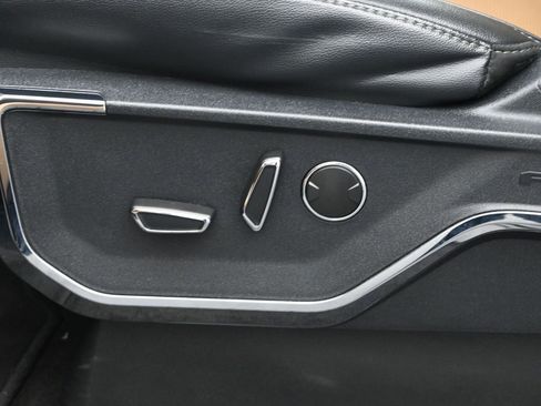 Used 2021 Ford F150 Lariat w/ Equipment Group 502A High image 9