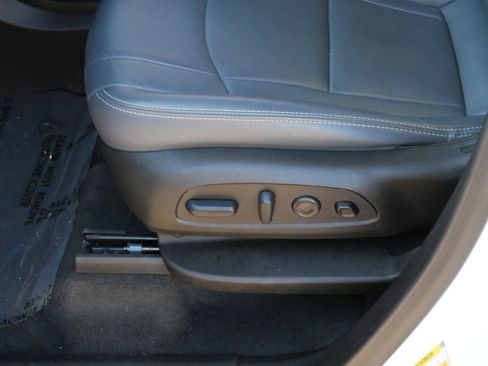 Used 2024 Buick Enclave Premium image 20