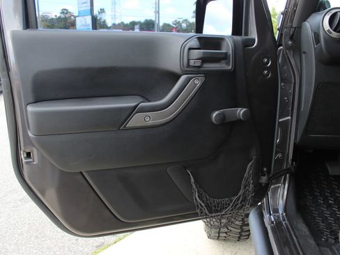 Used 2014 Jeep Wrangler Sport AWD/4WD image 11