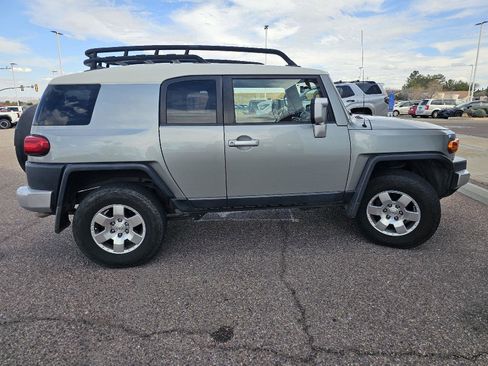 Used 2010 Toyota FJ Cruiser 4WD image 6