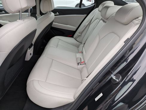 Used 2024 Genesis G70 2.5T RWD image 30