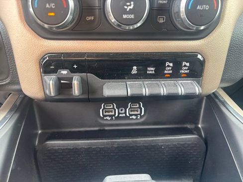 Used 2022 RAM 1500 Laramie AWD/4WD image 34