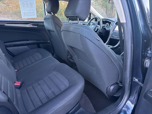 Used 2020 Ford Fusion SE image 22