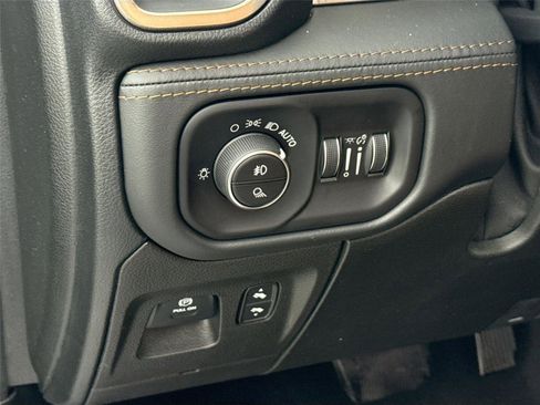 Used 2019 RAM 1500 Limited image 16