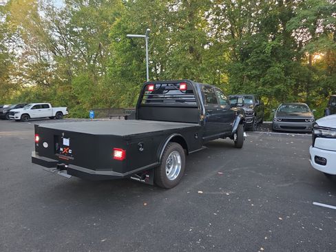 New 2026 RAM 5500 4x4 Crew Cab image 20