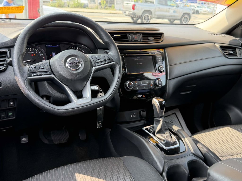 Used 2019 Nissan Rogue S AWD/4WD image 14