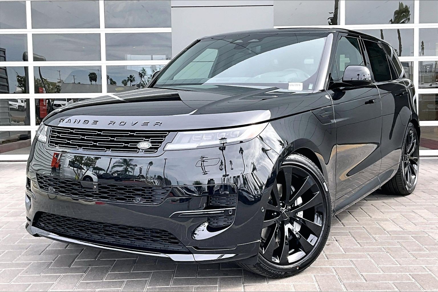 New 2027 Land Rover Range Rover Sport Dynamic SE AWD/4WD image 1