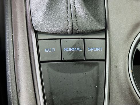 Used 2023 Toyota Camry SE image 24