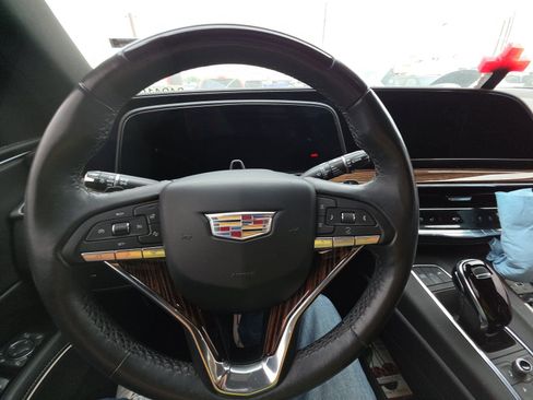 Used 2023 Cadillac Escalade Premium Luxury AWD/4WD image 11