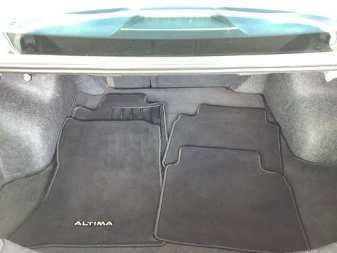 Used 2024 Nissan Altima 2.5 SV image 14