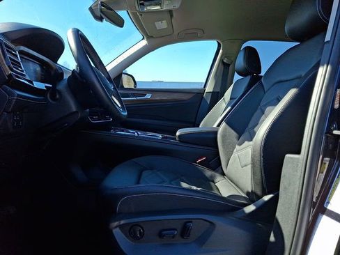 Used 2025 Volkswagen Atlas SE image 17