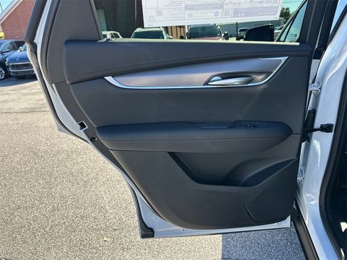 New 2026 Cadillac XT5 Luxury image 21