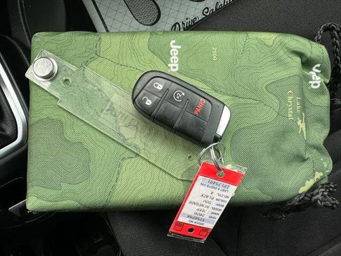 Certified 2020 Jeep Renegade Latitude AWD/4WD image 9