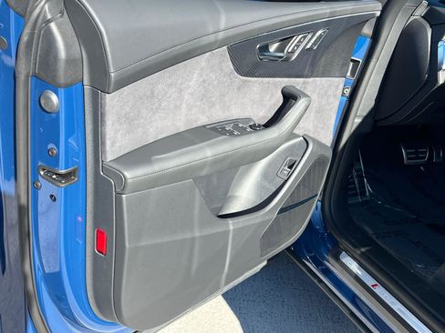 New 2025 Audi RS Q8 performance image 10