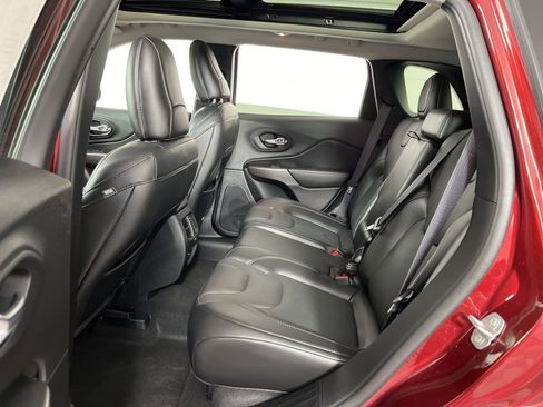 Used 2021 Jeep Cherokee Limited image 25