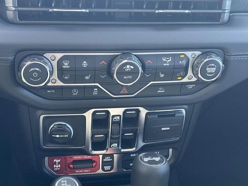 New 2026 Jeep Wrangler Unlimited Rubicon AWD/4WD image 19