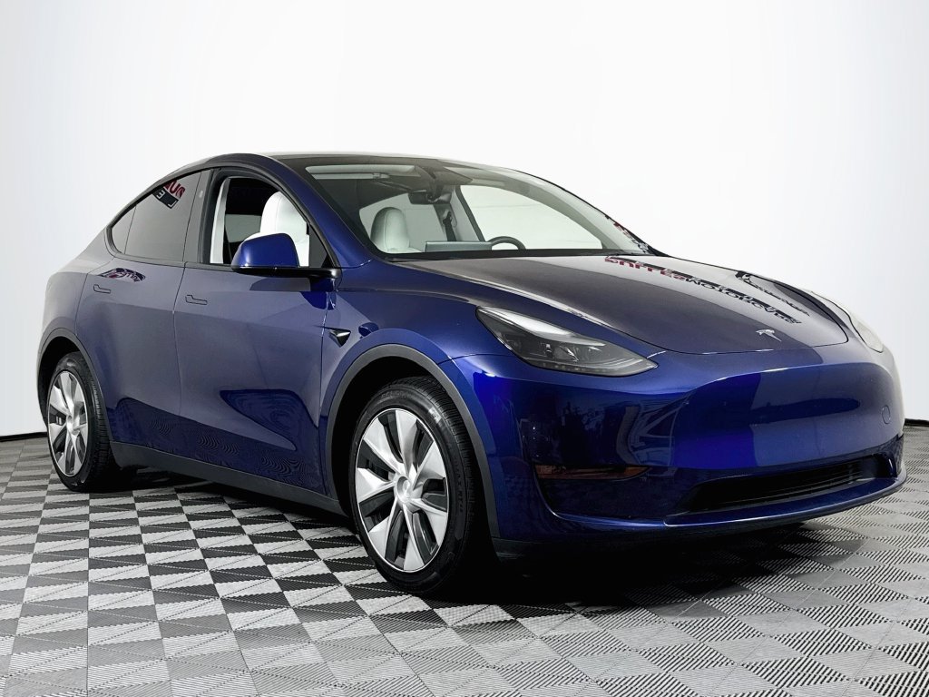 Used 2023 Tesla Model Y Long Range AWD/4WD image 1