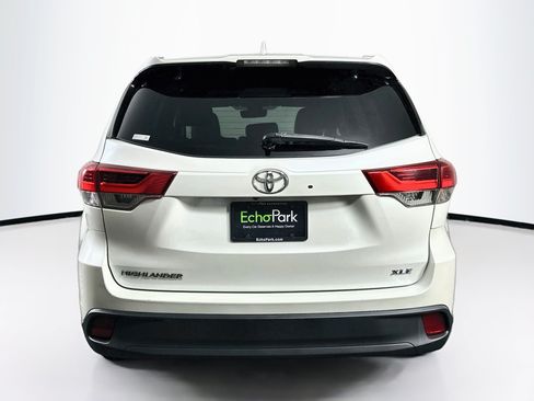 Used 2018 Toyota Highlander XLE FWD image 7