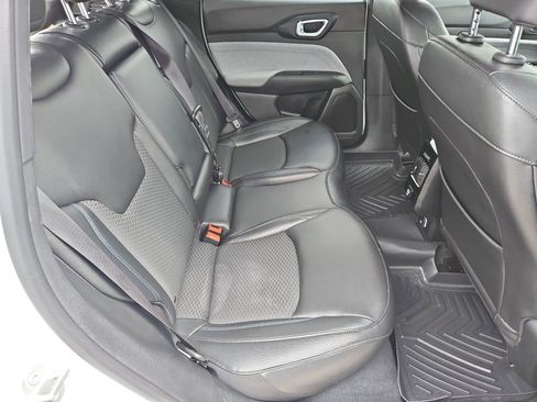 Used 2024 Jeep Compass Latitude image 20