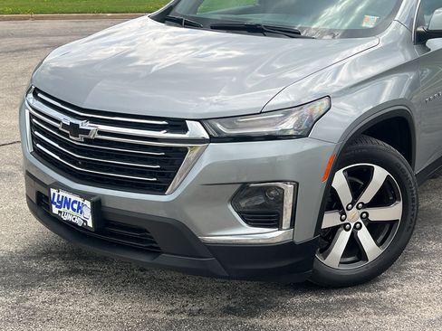 Used 2023 Chevrolet Traverse LT w/ LT Premium Package AWD/4WD image 8