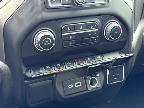 Used 2023 Chevrolet Silverado 1500 Custom image 23