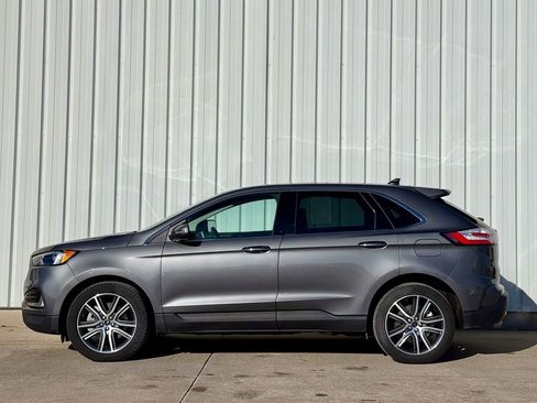 Used 2024 Ford Edge Titanium image 2