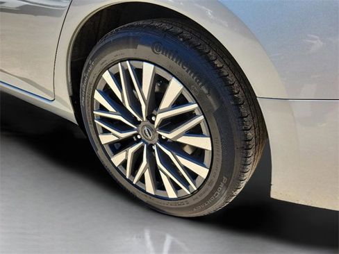 Used 2024 Nissan Altima 2.5 SV image 34