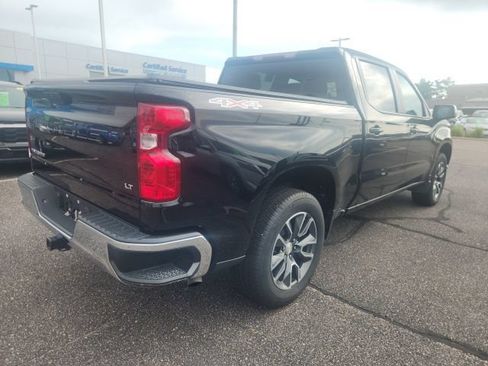 Used 2024 Chevrolet Silverado 1500 LT AWD/4WD image 2