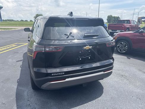 Used 2025 Chevrolet Equinox LT FWD image 3