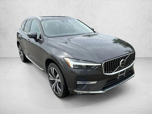 Used 2022 Volvo XC60 B5 Inscription w/ Advanced Package AWD/4WD image 3