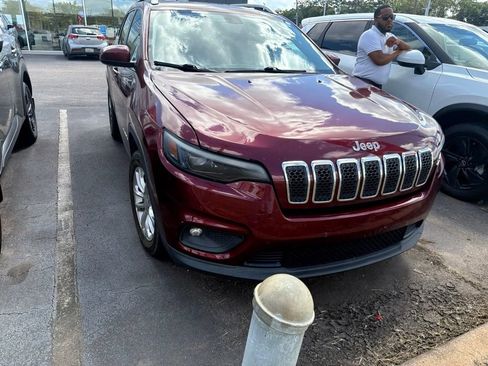 Used 2019 Jeep Cherokee Latitude w/ Popular Appearance Group FWD image 3