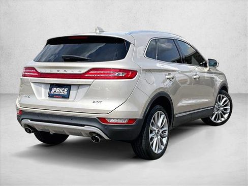 Used 2017 Lincoln MKC Reserve FWD image 2