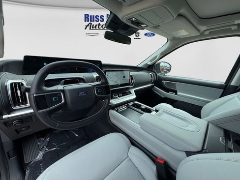 Used 2026 Ford Expedition Platinum w/ Driver's Package AWD/4WD image 20