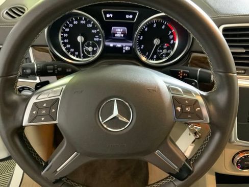 Used 2013 Mercedes-Benz GL 450 4MATIC image 23