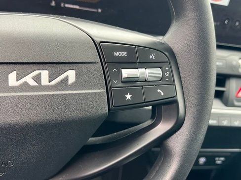 Certified 2025 Kia K4 FWD image 23