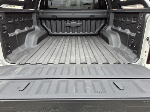 New 2026 Chevrolet Colorado ZR2 w/ Midnight Edition AWD/4WD image 10