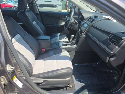 Used 2014 Toyota Camry SE w/ Moonroof Package image 6