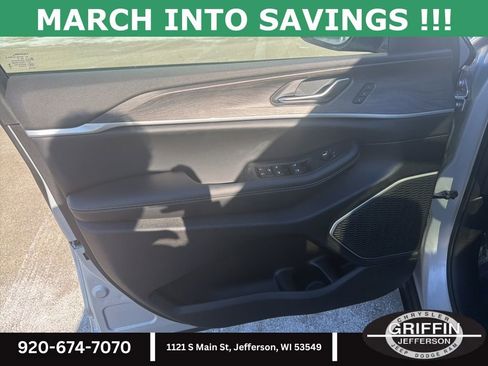 New 2026 Jeep Grand Cherokee Limited w/ Limited Altitude Package image 20