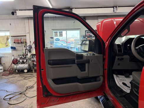 Used 2017 Ford F150 XLT w/ Equipment Group 302A Luxury image 9