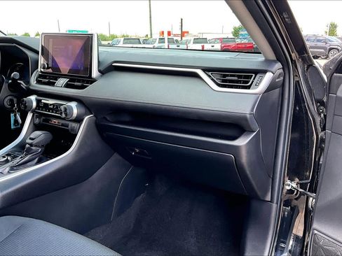 Used 2024 Toyota RAV4 LE AWD/4WD image 18