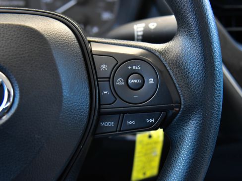 Used 2024 Toyota Corolla LE FWD image 28